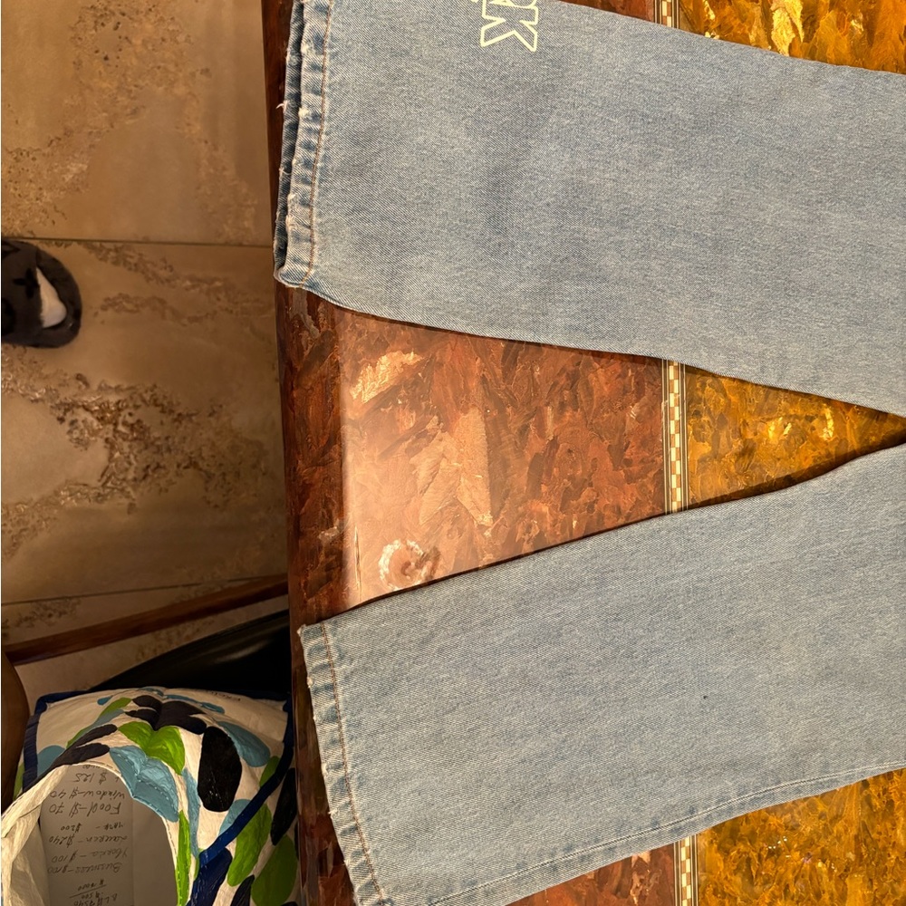 Modern jeans. - Picture 4 of 9